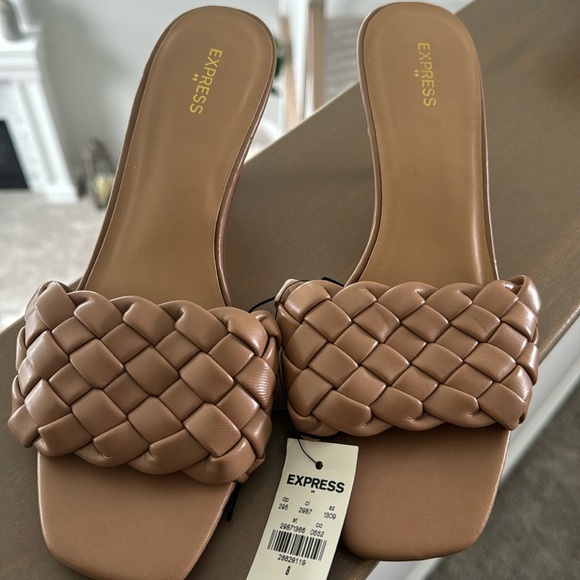 Express Shoes - Quilted Square Toe Heel